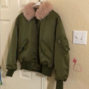 Pilot jacket/coat with removable collar